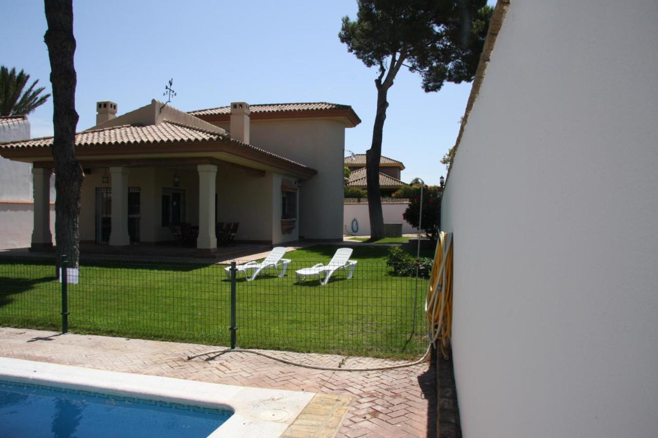 Moderno Y Amplio Chalet, Con Piscina Privada Chiclana de la Frontera Bagian luar foto