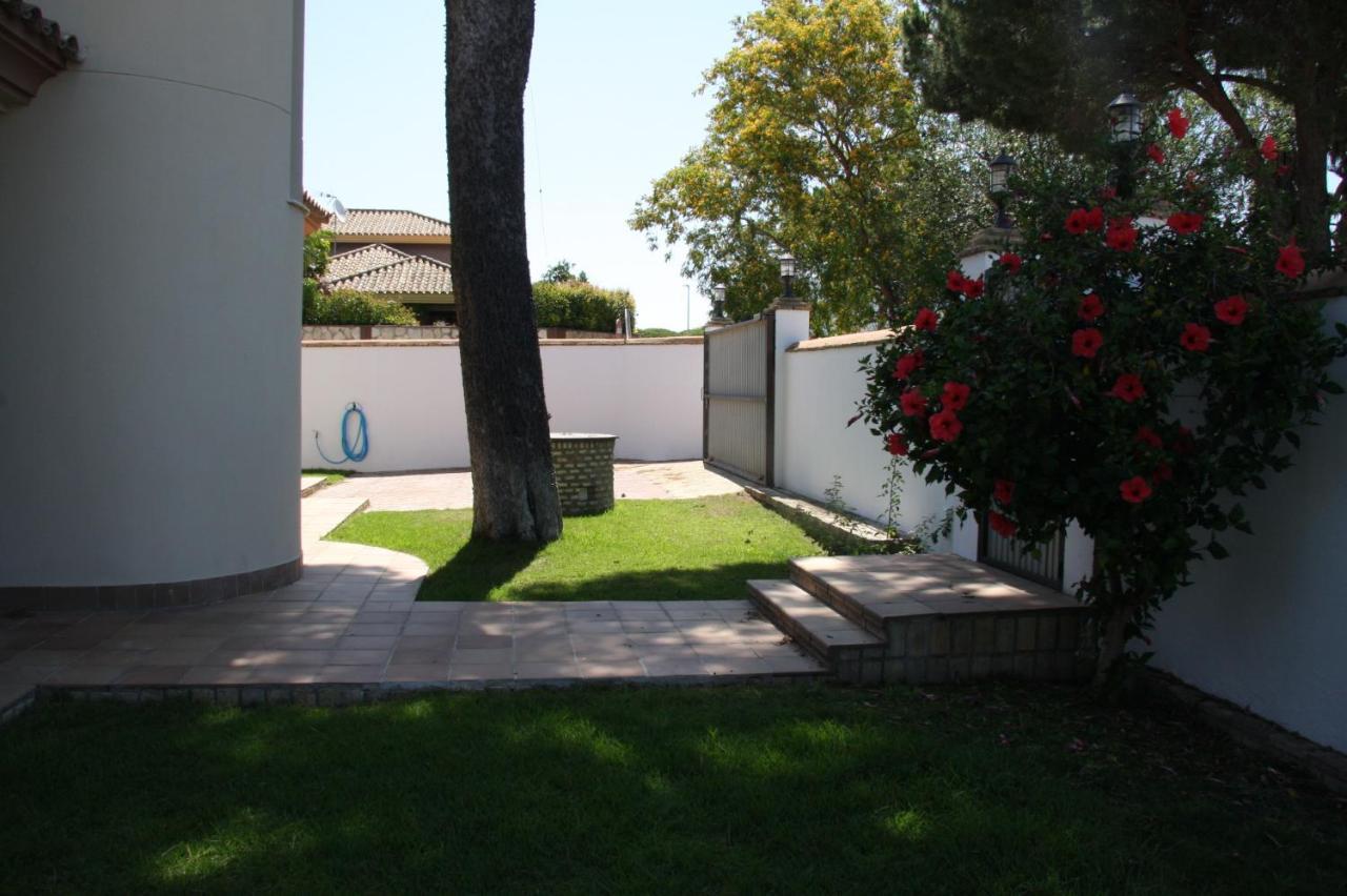 Moderno Y Amplio Chalet, Con Piscina Privada Chiclana de la Frontera Bagian luar foto