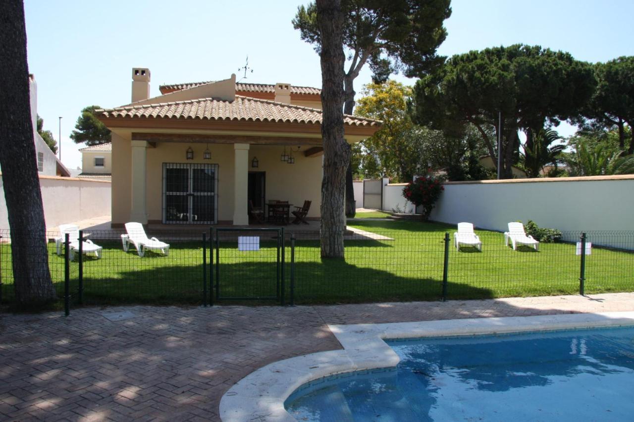Moderno Y Amplio Chalet, Con Piscina Privada Chiclana de la Frontera Bagian luar foto