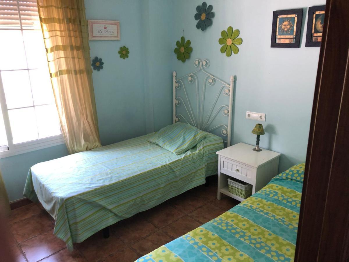 Moderno Y Amplio Chalet, Con Piscina Privada Chiclana de la Frontera Bagian luar foto