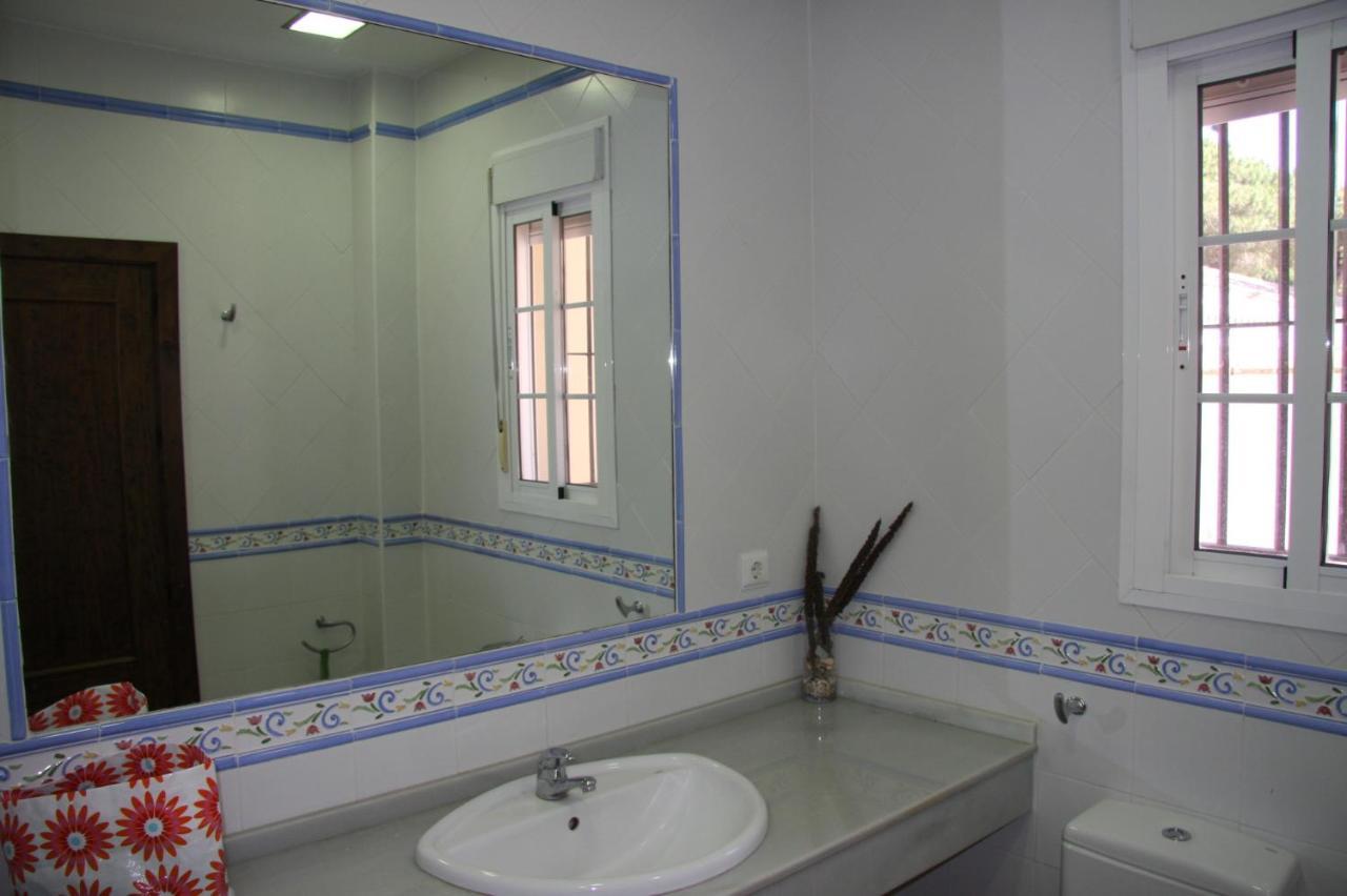 Moderno Y Amplio Chalet, Con Piscina Privada Chiclana de la Frontera Bagian luar foto