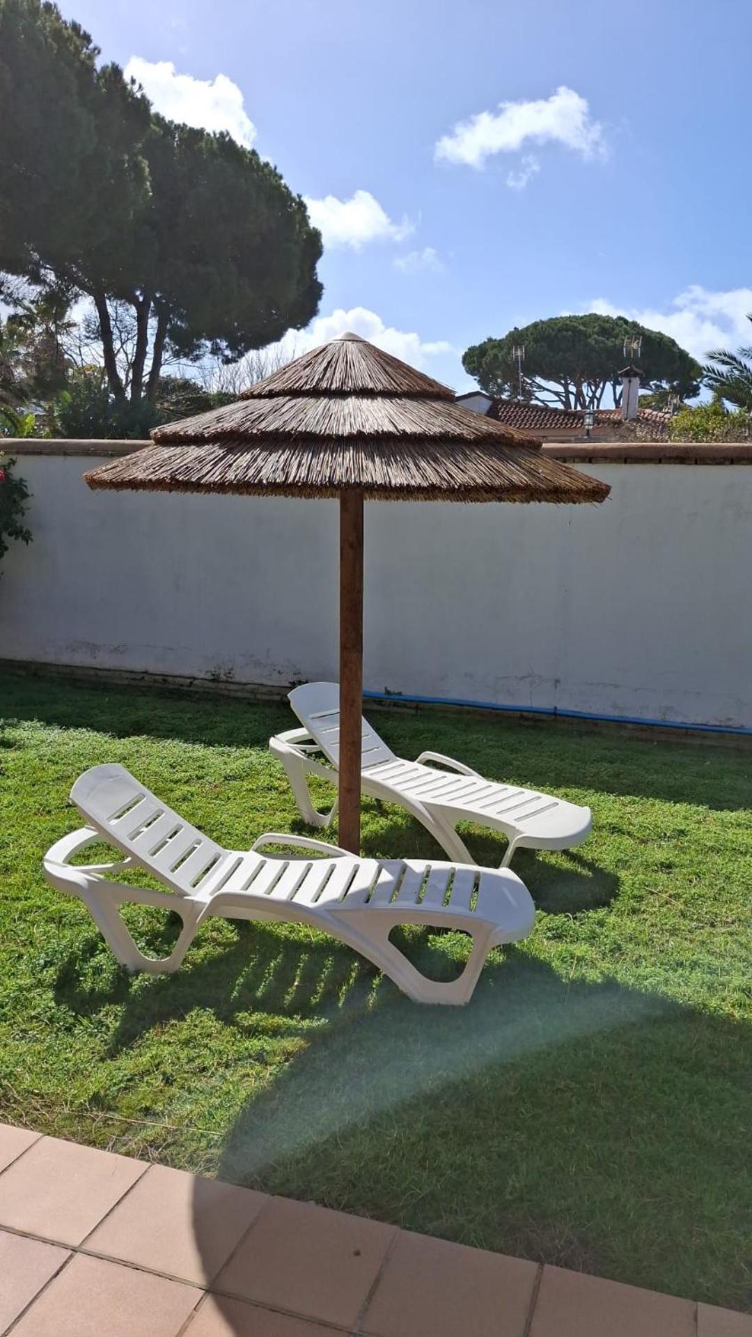 Moderno Y Amplio Chalet, Con Piscina Privada Chiclana de la Frontera Bagian luar foto