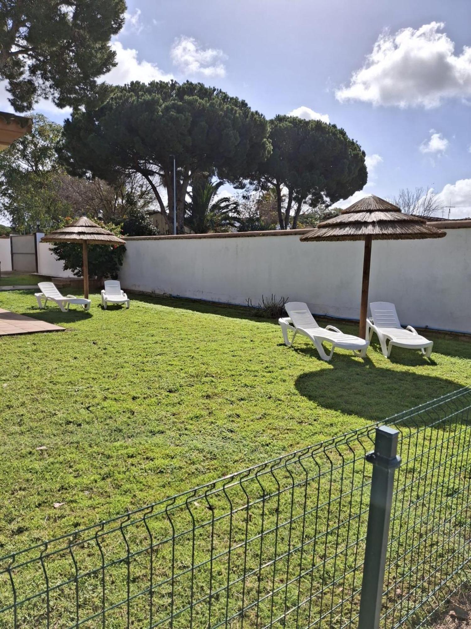 Moderno Y Amplio Chalet, Con Piscina Privada Chiclana de la Frontera Bagian luar foto